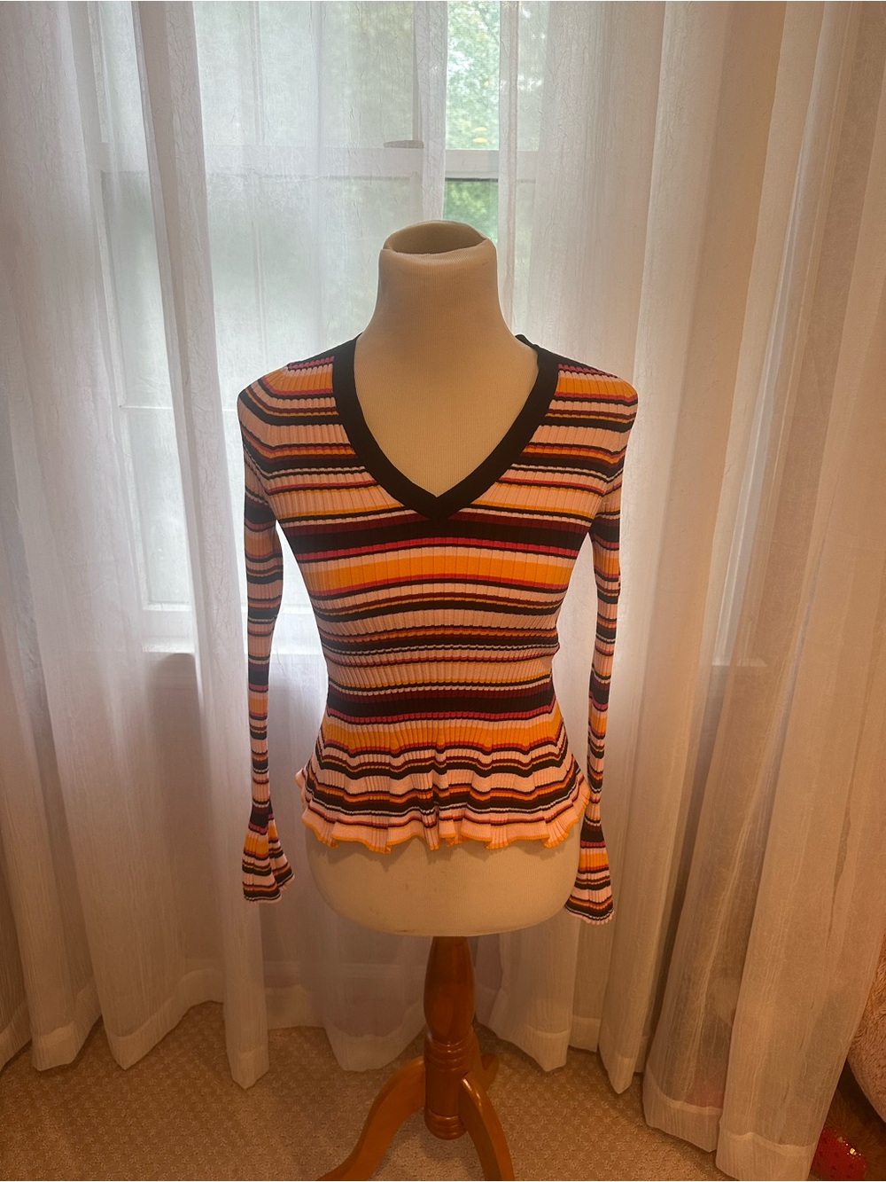 cinq a sept Multicolor Ribbed V-Neck Peplum Long Sleeve Top size M